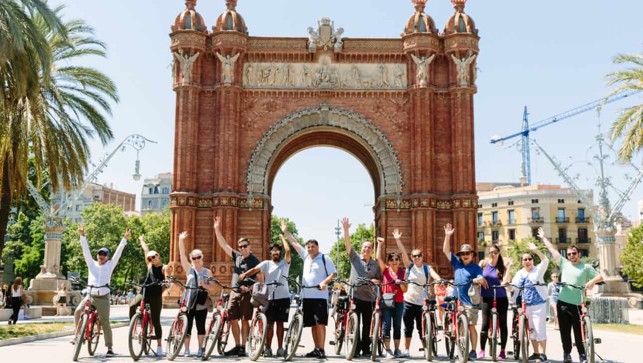 Barcelona, Gaudi Bike Tour, Highlights, Barcelona-Gaudi-Bike-Tour-Arc-De-Triomf.