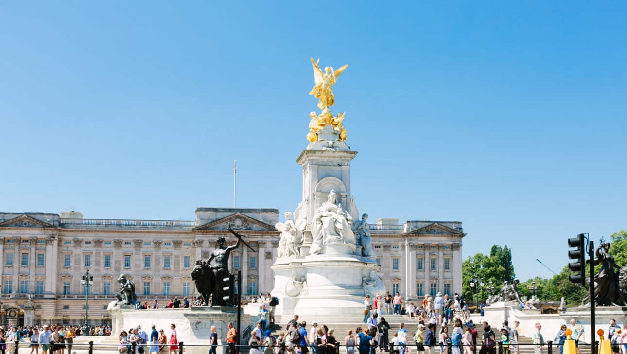 London, Attractions, Buckingham Palace, London-Buckingham-Palace-Slider6.