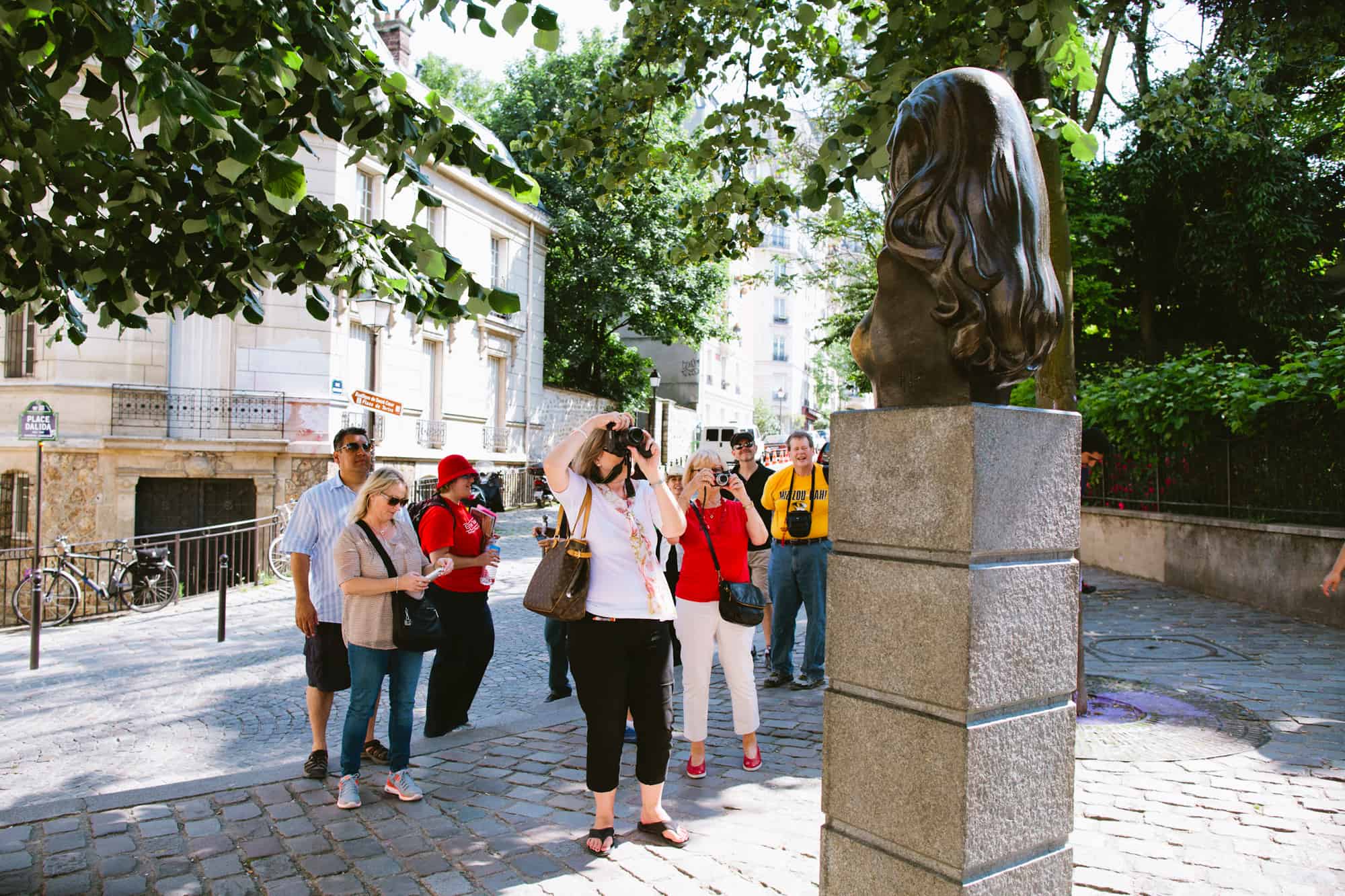 Paris, Walking Tours, Montmatre Walking Tour, Hero Slider, Paris-Walking-Tours-Montmatre-Walking-Tour-Dalida-Guide-Slider.