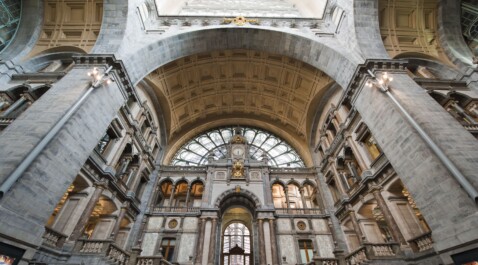 The inside of the Antwerp train station