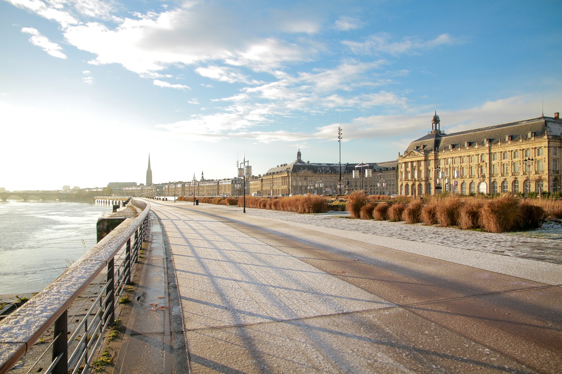 The city of Bordeaux as the sun is rising