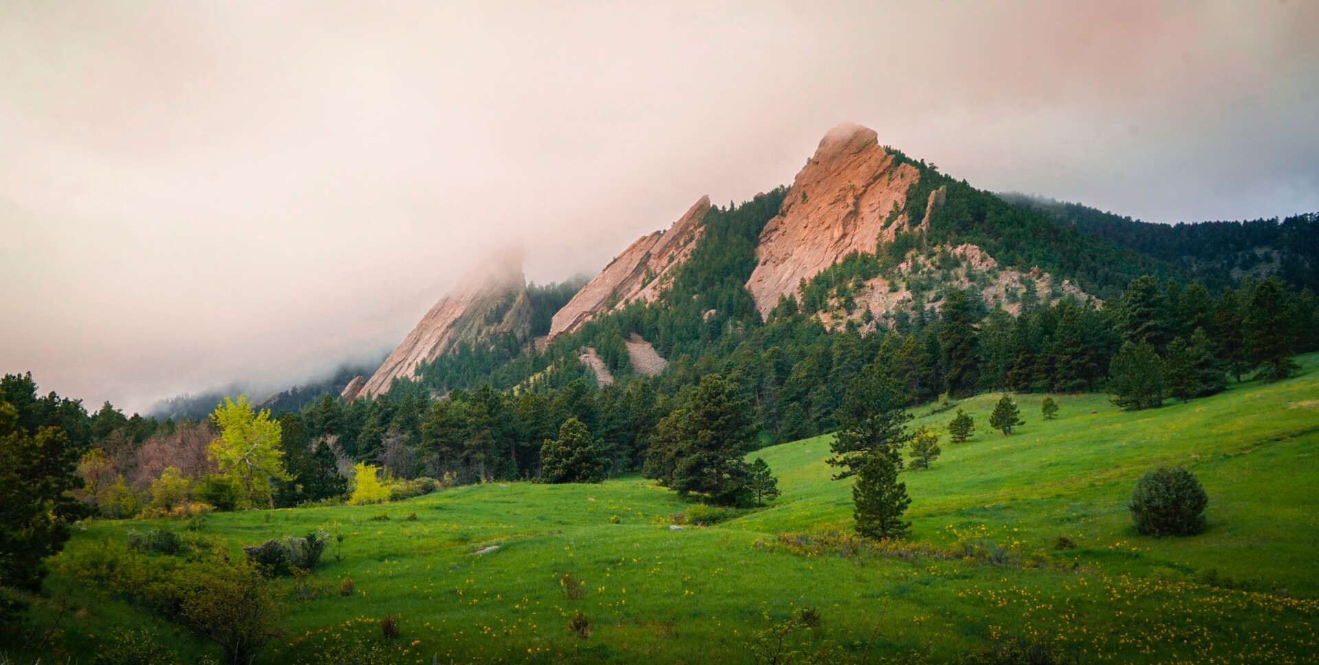 A mountain range in Boulder, Colorado